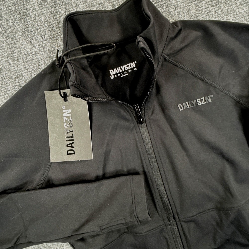 DAILYSZN Active Jacket Womens XS Black Fitted Full Zip Training Top NWT